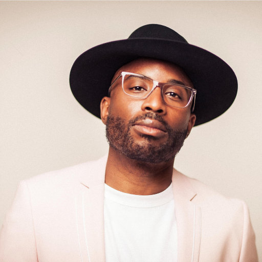 赤裸航空女服务员√视频
